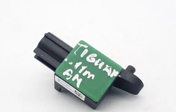 Volkswagen Tiguan Airbag deployment crash/impact sensor 5N0959351B