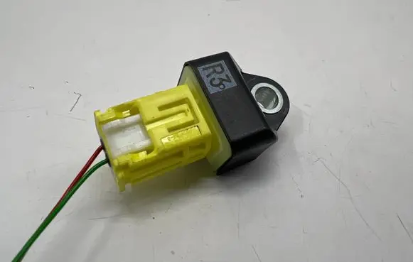 Toyota Yaris XP210 Airbag deployment crash/impact sensor 898310D110