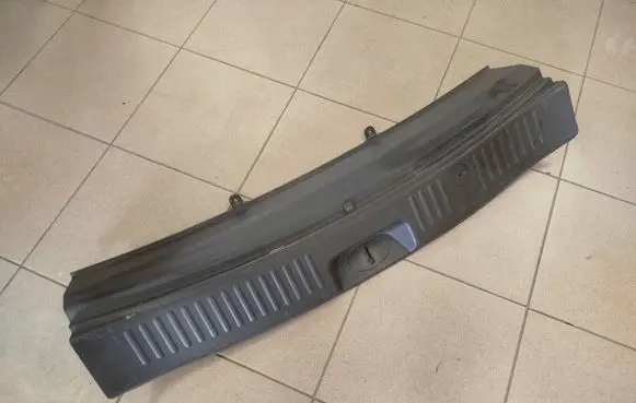 KIA Sorento Trunk/boot sill cover protection 857702P000