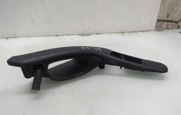 Volkswagen PASSAT B4 Rear door handle trim 