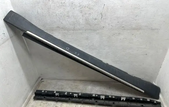 BMW X6 E71 Sill 