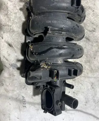 Volkswagen Golf V Intake manifold 036129711FQ