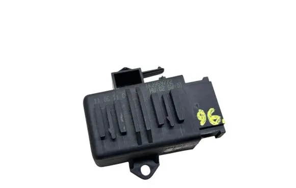 Volkswagen Golf V Seat heating relay 1K0959772