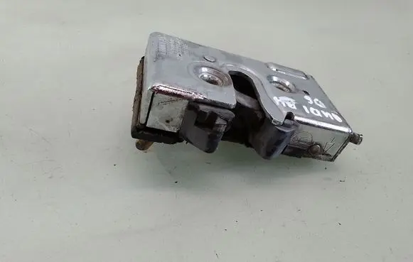 Audi 80 90 S2 B4 Rear door lock 8A0839016A