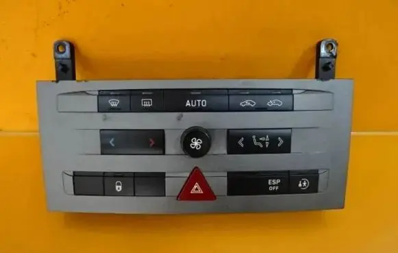 Peugeot 407 Climate control unit 96573326YW