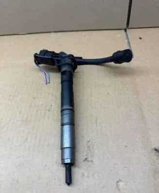 Audi A4 S4 B8 8K Fuel injector 03L130277