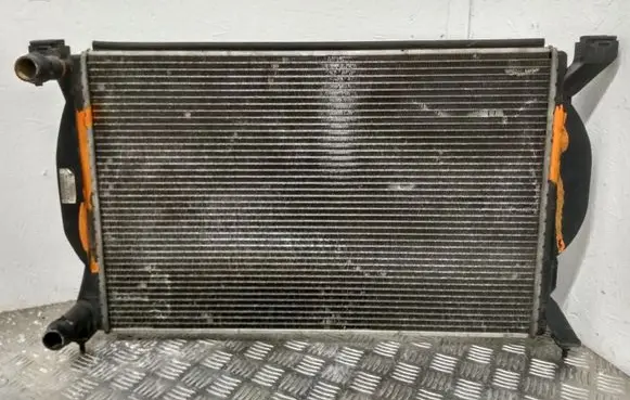 Audi A4 S4 B6 8E 8H Coolant radiator 8E0121251A