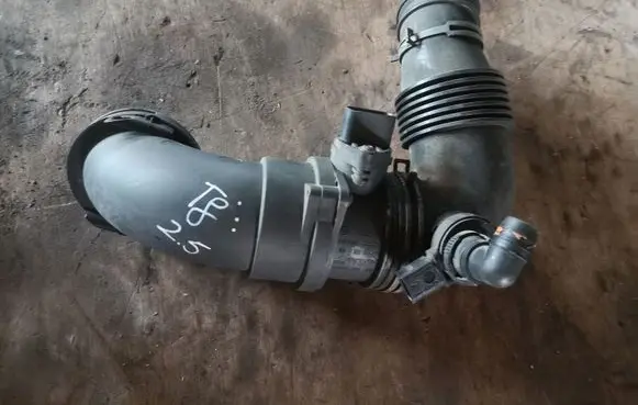 Volkswagen Touareg I Mass air flow meter 0281002461