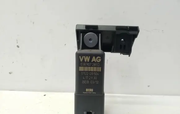 Volkswagen Tiguan Glow plug pre-heat relay 0522120504 4172930 038907281D