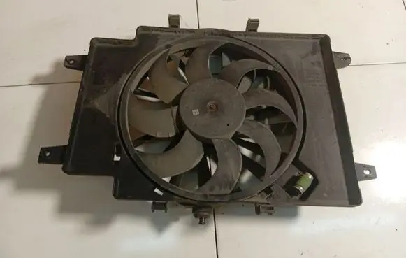 Alfa Romeo 147 Radiator cooling fan shroud 81209375020068