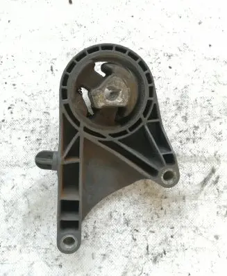 Opel Insignia A Engine mount bracket 13227767
