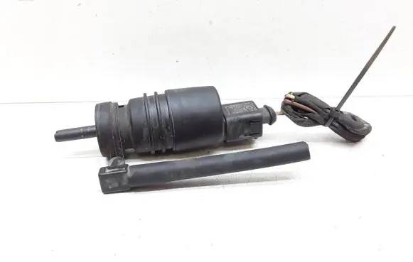 Mercedes-Benz E W211 Windscreen/windshield washer pump A0335450228
