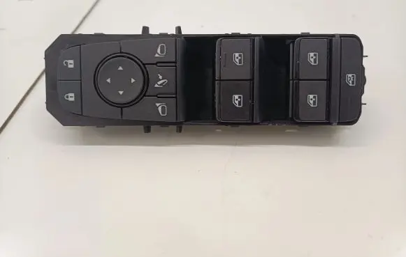 Nissan Qashqai J12 Electric window control switch 254016UB4E