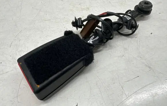 Ford Puma Front seatbelt buckle M1BBB61208AC