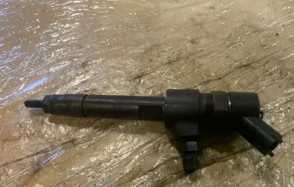 Opel Zafira B Fuel injector 0445110165
