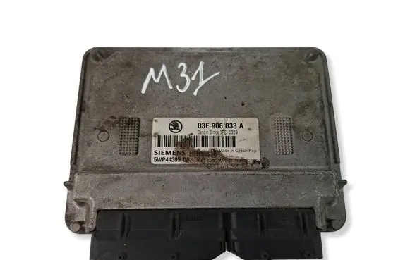 Skoda Fabia Mk1 (6Y) Engine control unit/module 047906033A 5WP4430508