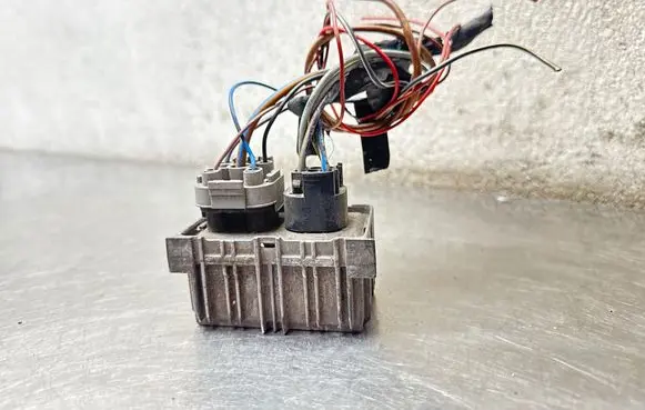 Opel Corsa D Glow plug pre-heat relay 0522122601