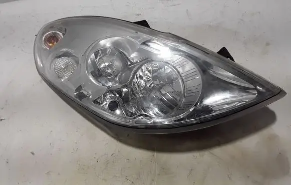 Renault Master III Headlight/headlamp 260100049R