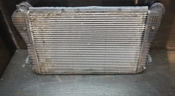 Volkswagen Golf V Intercooler radiator 1K0145803