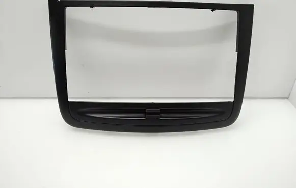 Mercedes-Benz Vito Viano W639 Radio/GPS head unit trim A6396800407
