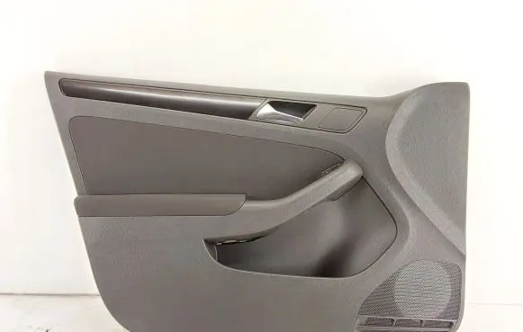 Volkswagen Jetta VI Front door card panel trim 5C8867011A