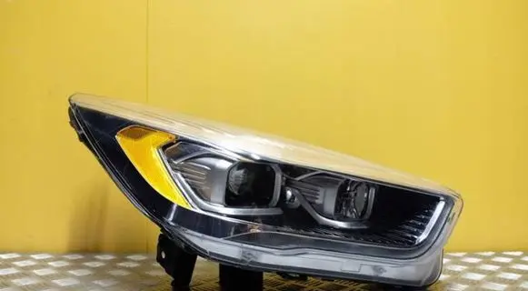 Ford Kuga II Headlight/headlamp GJ54-13D152-AG 2831