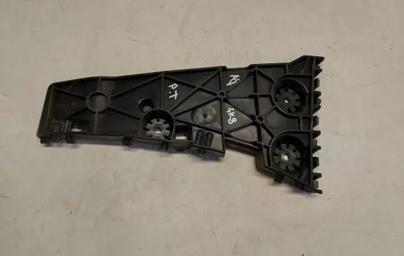 Rear bumper mounting bracket