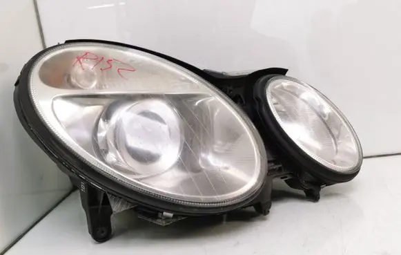 Mercedes-Benz E W211 Headlight/headlamp A0028202426
