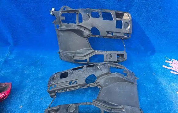BMW 5 G30 G31 G38 Front bumper mounting bracket 9498601 9498602