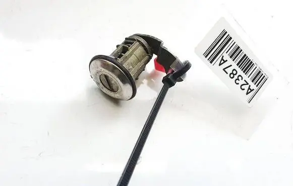 Nissan Serena Front door lock (next to the handle)