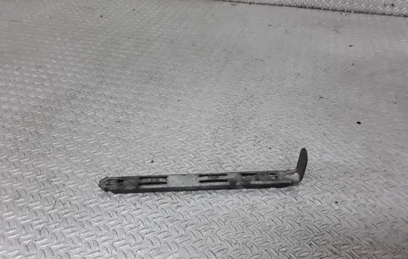 Volvo XC90 Headlight/headlamp mounting bracket 8637181
