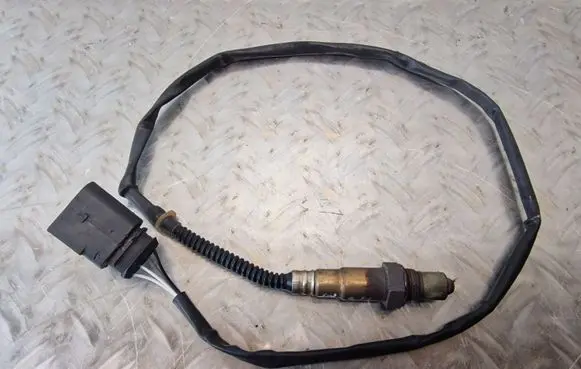 Audi A8 S8 D2 4D Lambda probe sensor 077906265AE