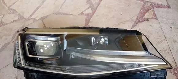 Volkswagen Transporter - Caravelle T7 Headlight/headlamp 7T1941082A