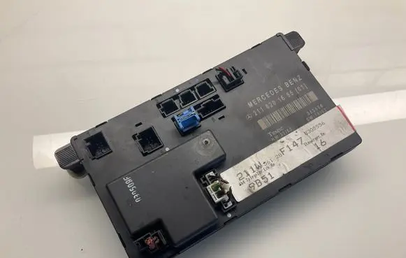 Mercedes-Benz E W211 Door control unit/module 2118201685 8305556 355556