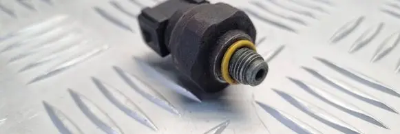 Volvo V70 Air conditioning (A/C) pressure sensor 9171343