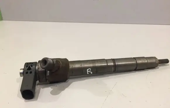 Volkswagen Golf VII Fuel injector 04L130277G