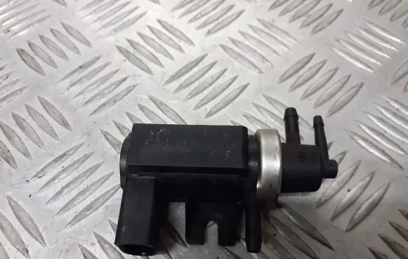 Volkswagen Bora Valve vacuum 1J0906627