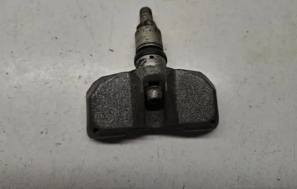 BMW 5 E60 E61 Tire pressure sensor 6781847
