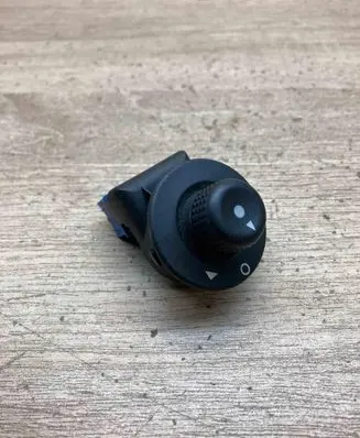 Citroen Berlingo Wing mirror switch 185526 USED