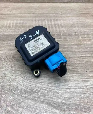 Audi A6 S6 C5 4B Air flap motor/actuator 132801129 4B1820511C