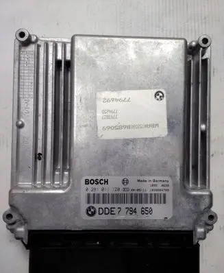 BMW 5 E60 E61 Engine control unit/module 0281011120 DDE7794650