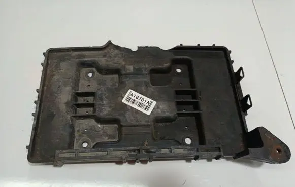 Hyundai Santa Fe Battery box tray 371502B100 37150-2B100