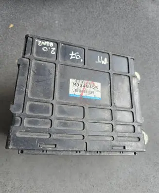 Mitsubishi Galant Engine control unit/module MD340456 E2T67673H 10340456