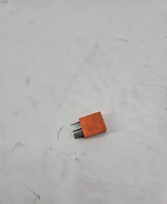 Toyota Avensis T250 Other relay 68302 0332207312