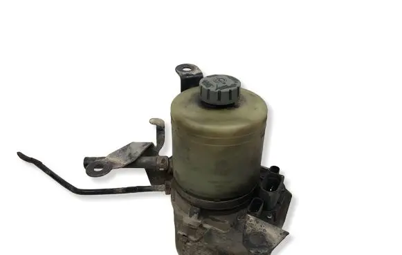 Volkswagen Fox Power steering pump 6Q0423371