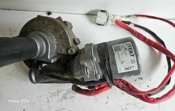 Steering wheel axle set