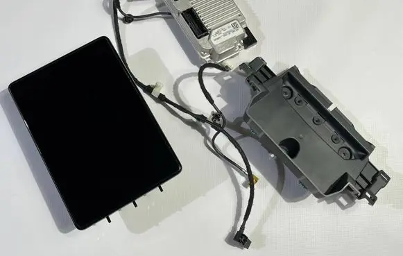 Ford Explorer VI Screen/display/small screen LB5T18B955UF