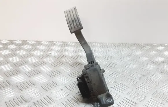 Ford Focus Accelerator throttle pedal 6PV00864101