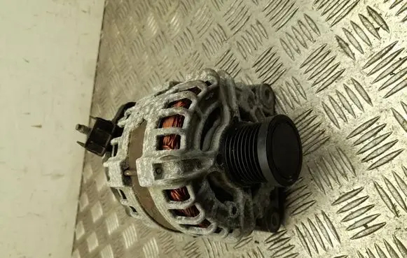 Dacia Sandero Generator/alternator 231002175R
