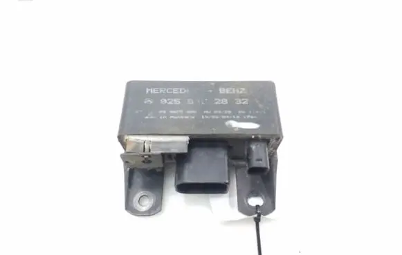Mercedes-Benz C W203 Glow plug pre-heat relay A0255452832